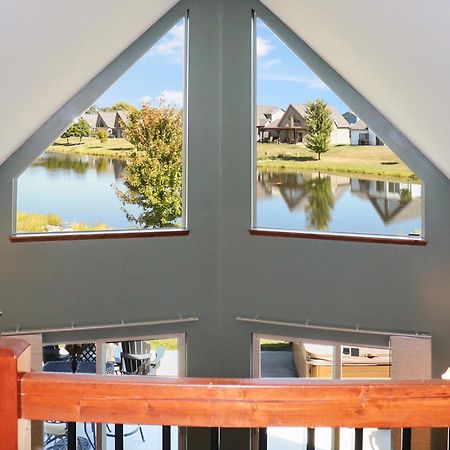Boho Bungalow On The Pond W/ Hot Tub Arnolds Park Εξωτερικό φωτογραφία