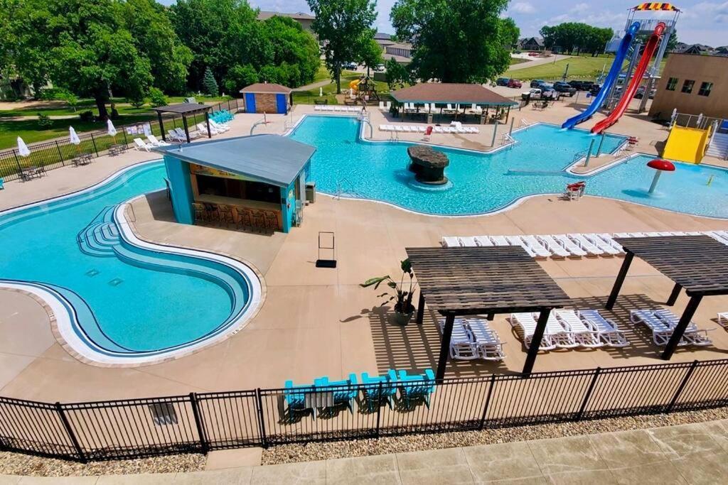 Boho Bungalow On The Pond W/ Hot Tub Arnolds Park Εξωτερικό φωτογραφία